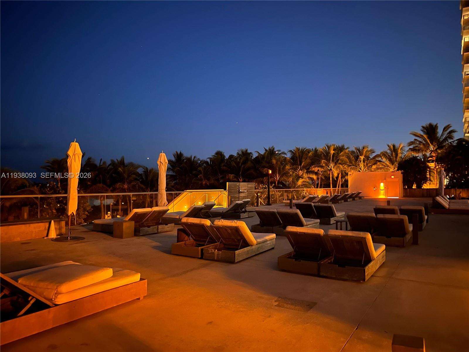 Roney Palace Unit #PENTHOUSE-22 | Picture 10