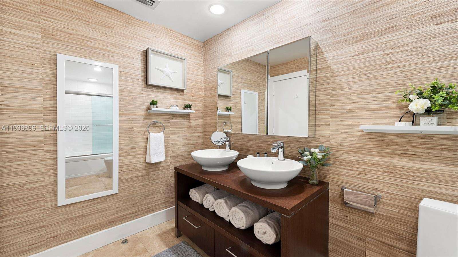 Roney Palace Unit #1632 | Picture 11