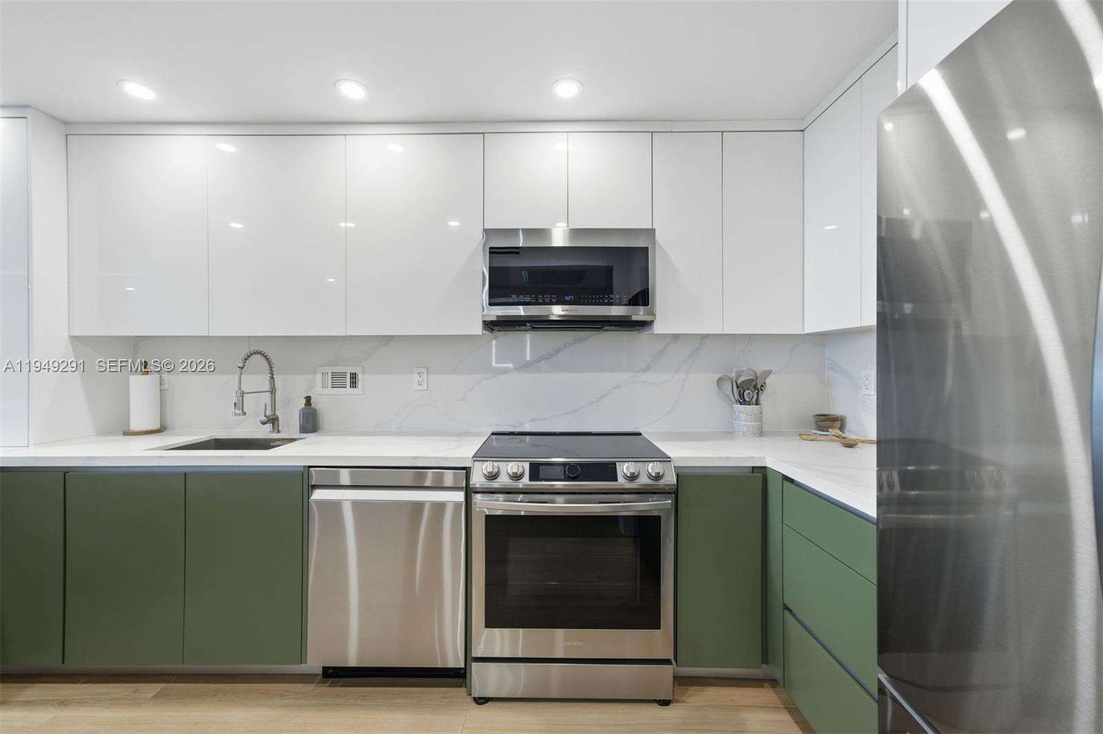 Roney Palace Unit #1429 | Picture 13