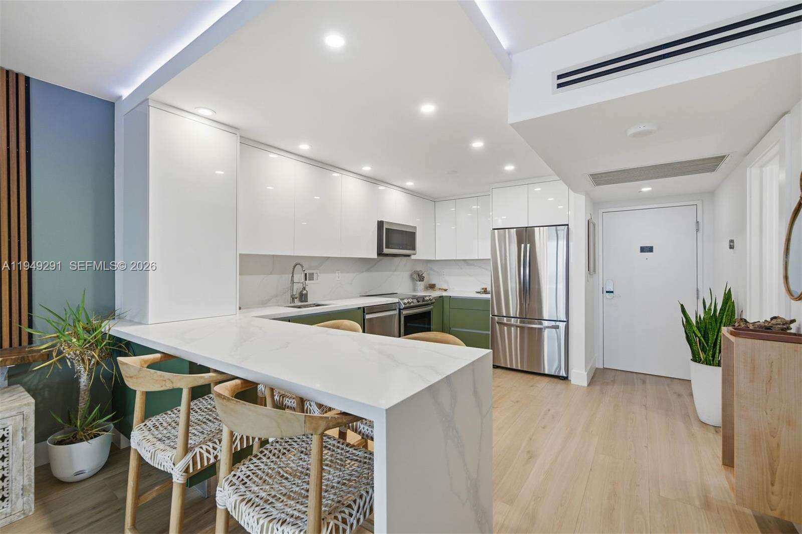 Roney Palace Unit #1429 | Picture 4