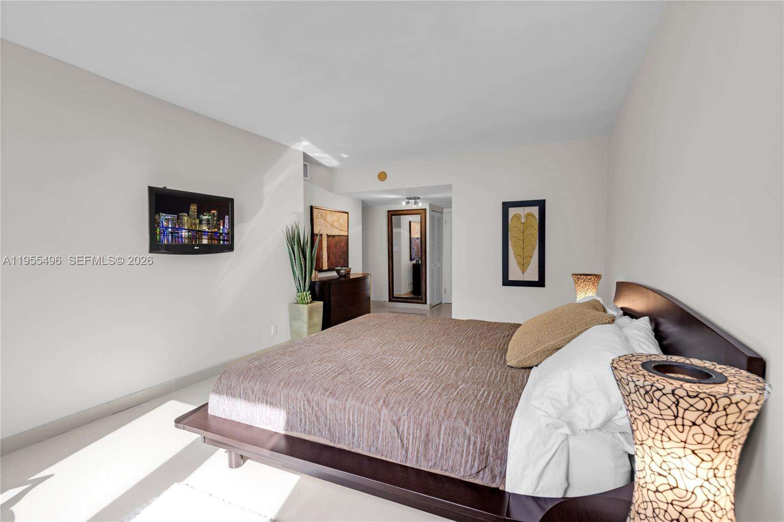 Roney Palace Unit #1006 | Picture 15