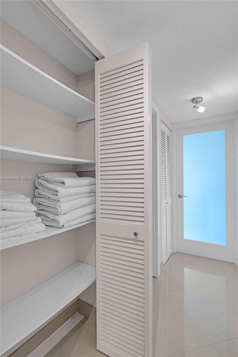 Roney Palace Unit #1006 | Picture 24