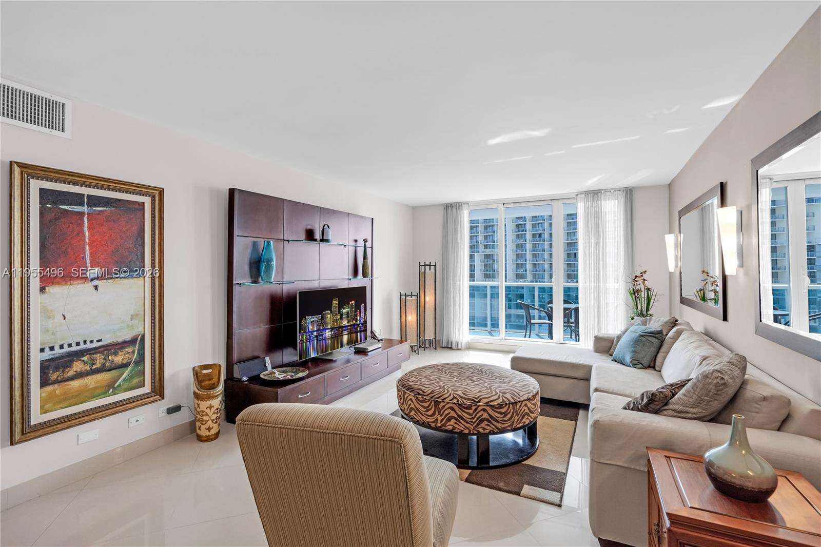 Roney Palace Unit #1006 | Picture 5