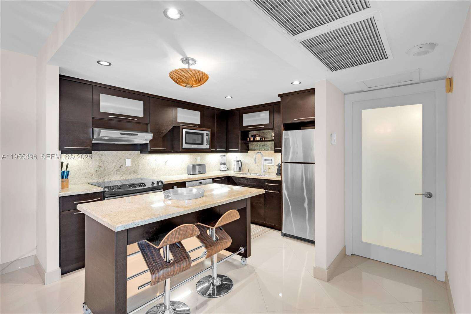 Roney Palace Unit #1006 | Picture 9