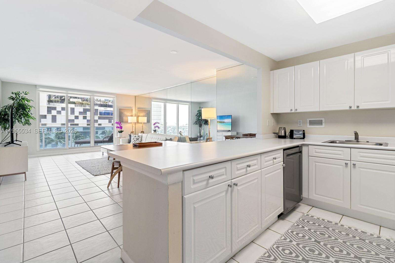 Roney Palace Unit #404 | Picture 6