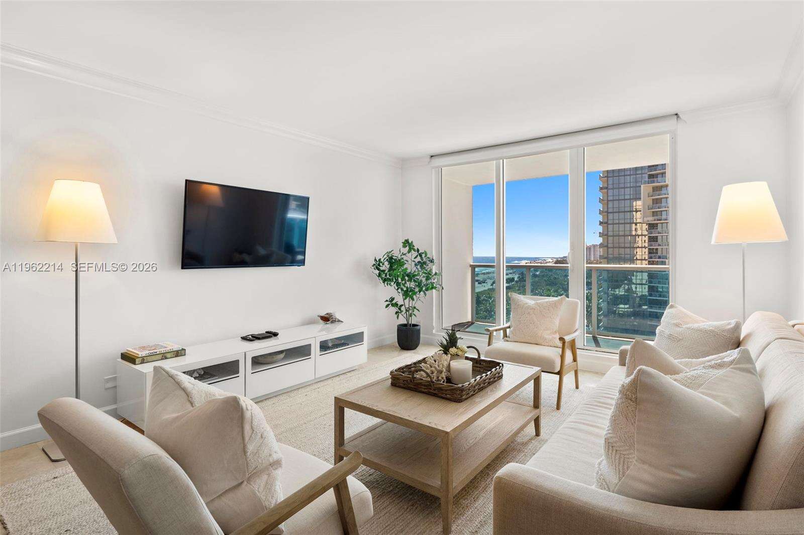 Roney Palace Unit #908 | Picture 1