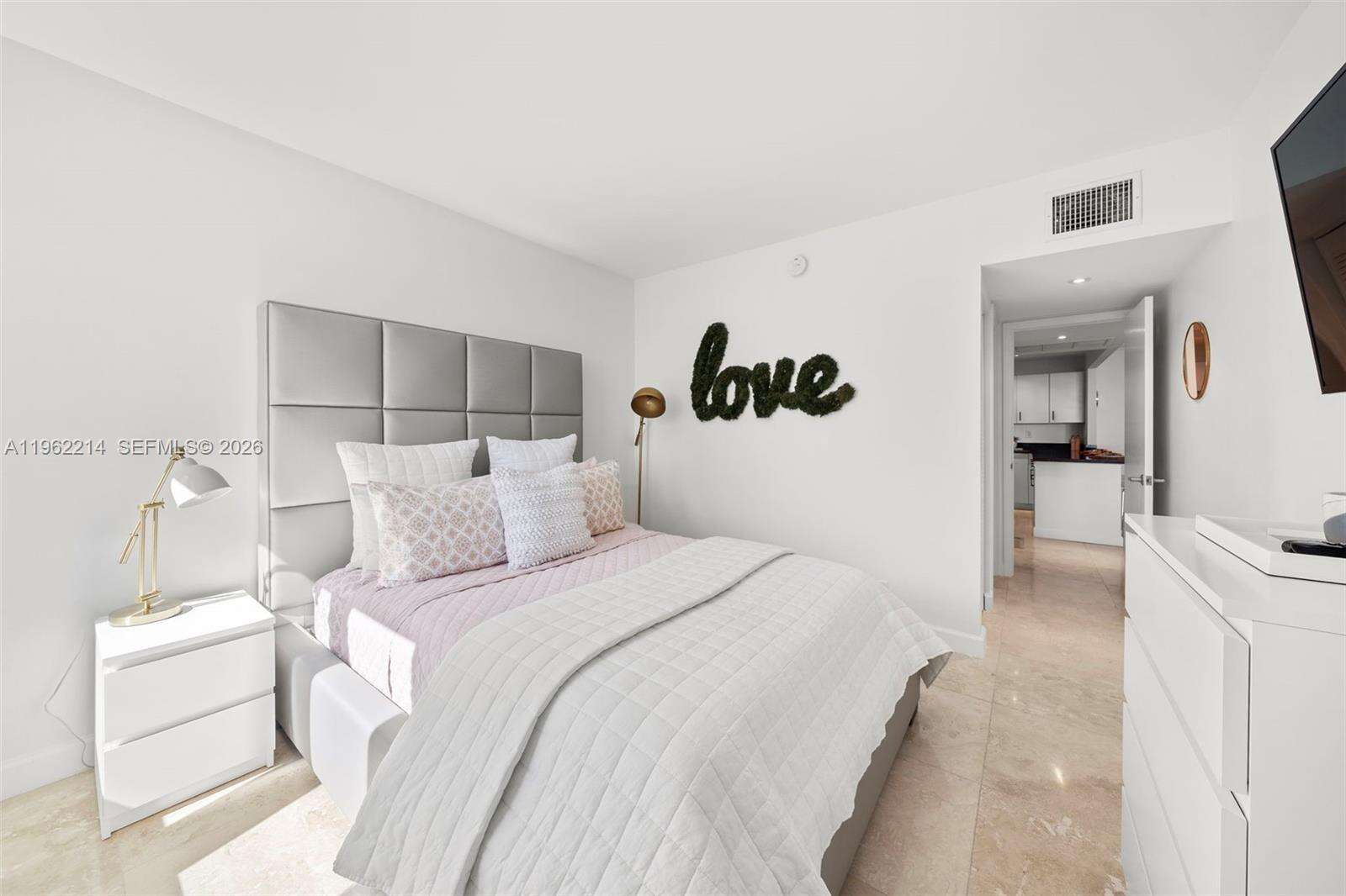 Roney Palace Unit #908 | Picture 15