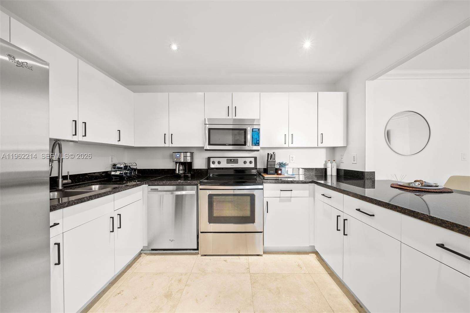 Roney Palace Unit #908 | Picture 10