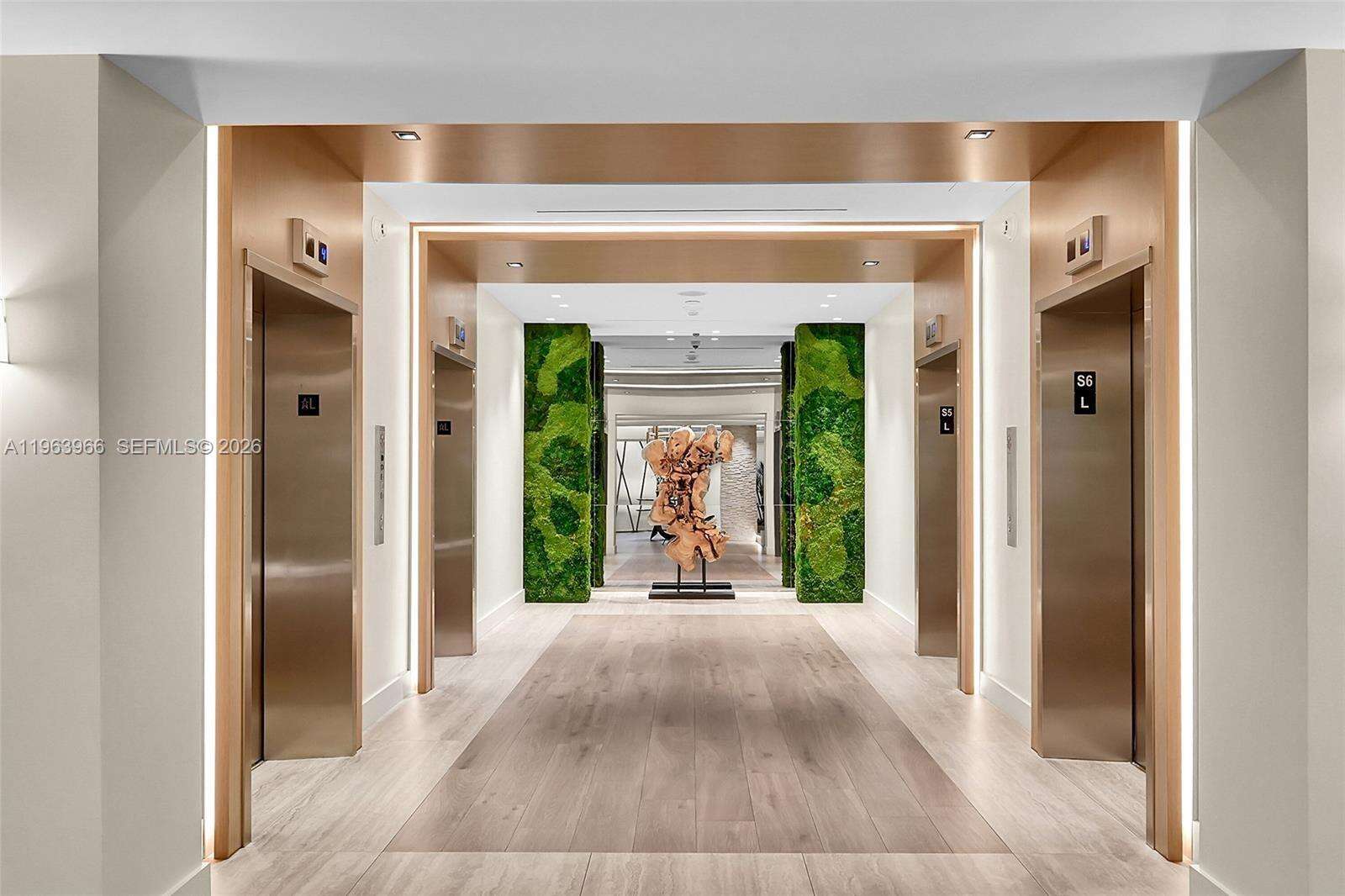 Roney Palace Unit #543 | Picture 31