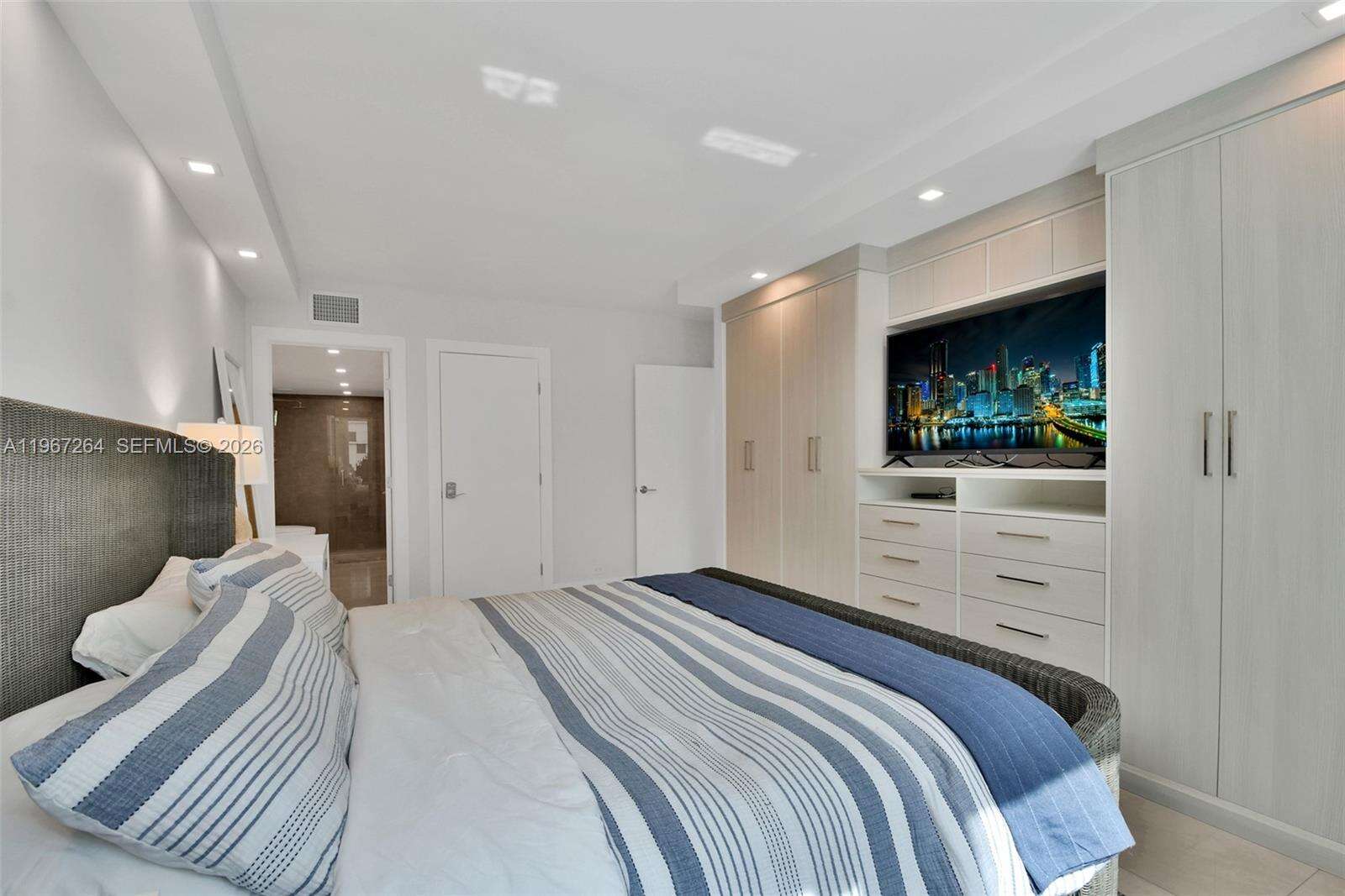 Roney Palace Unit #303 | Picture 9