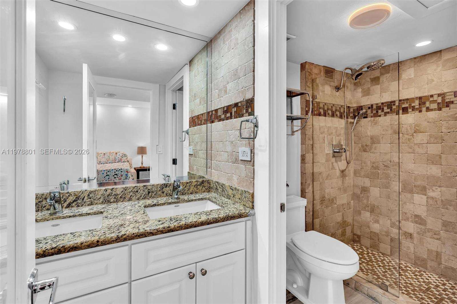 Roney Palace Unit #1041/42 | Picture 12