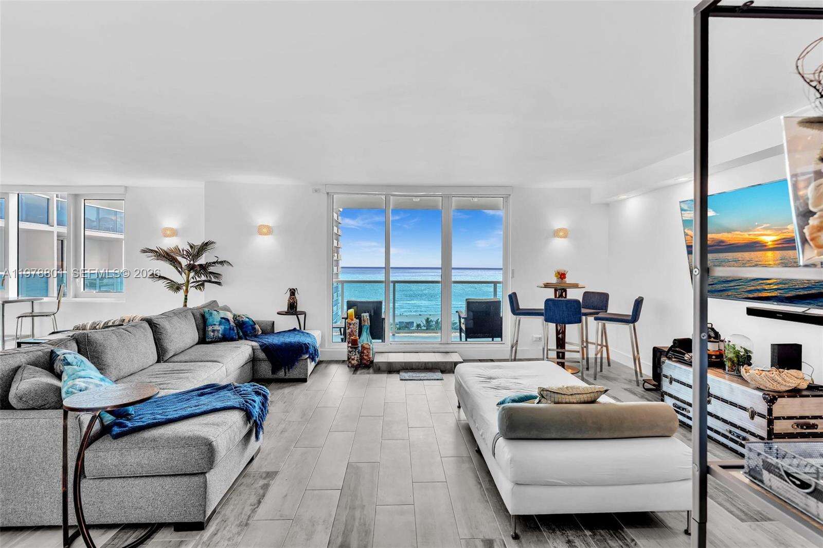 Roney Palace Unit #1041/42 | Picture 3