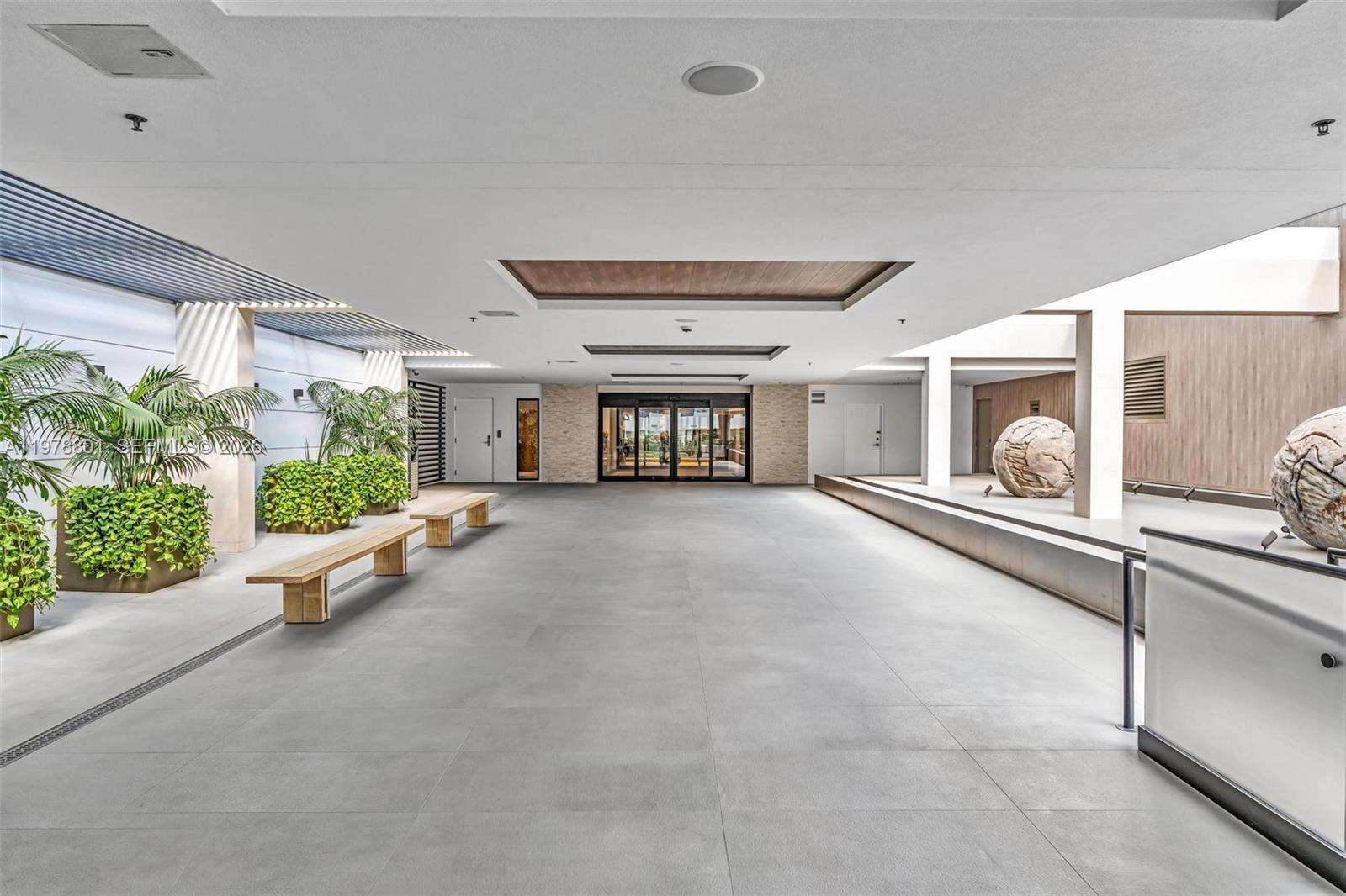 Roney Palace Unit #1041/42 | Picture 26