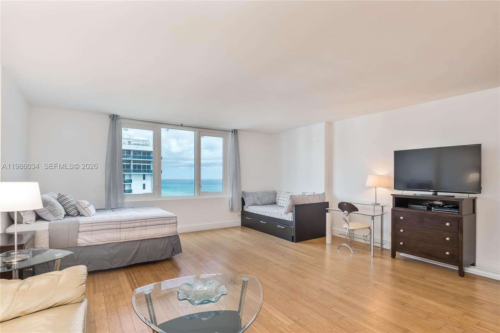 Roney Palace Unit #1512 | Picture 2