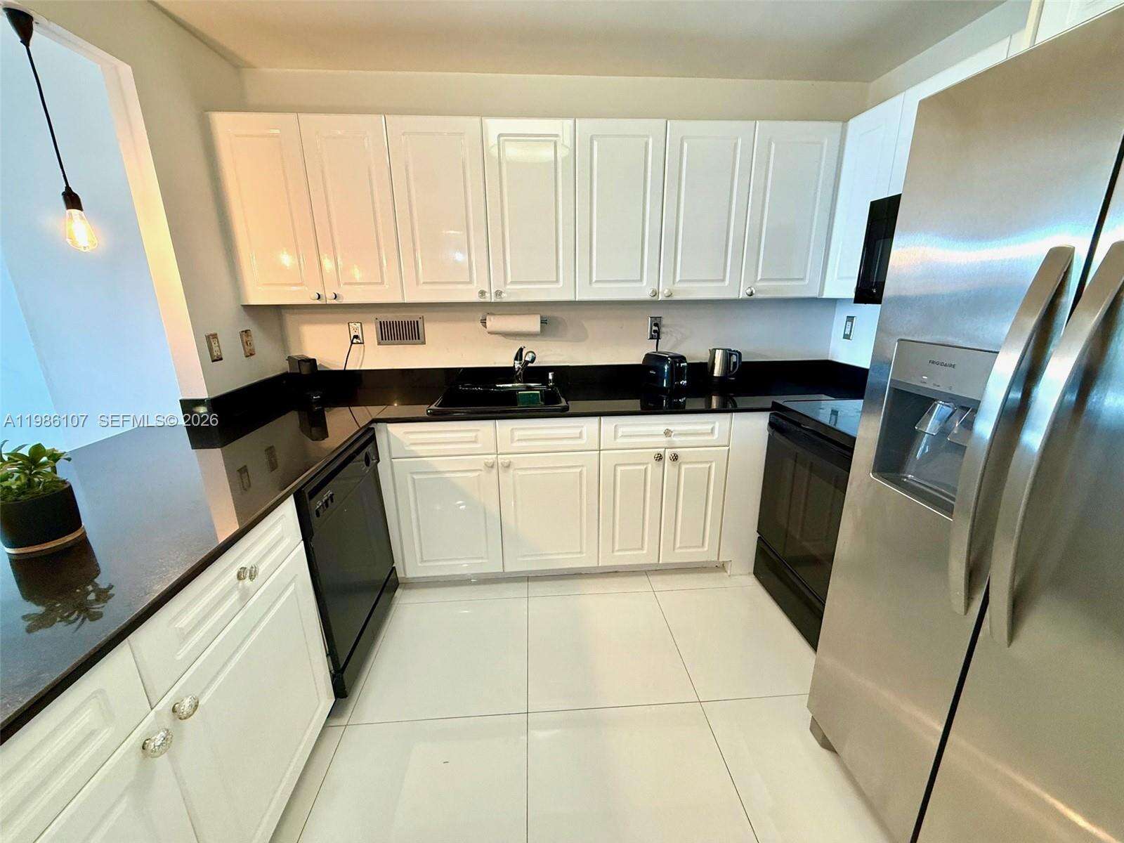 Roney Palace Unit #931 | Picture 11