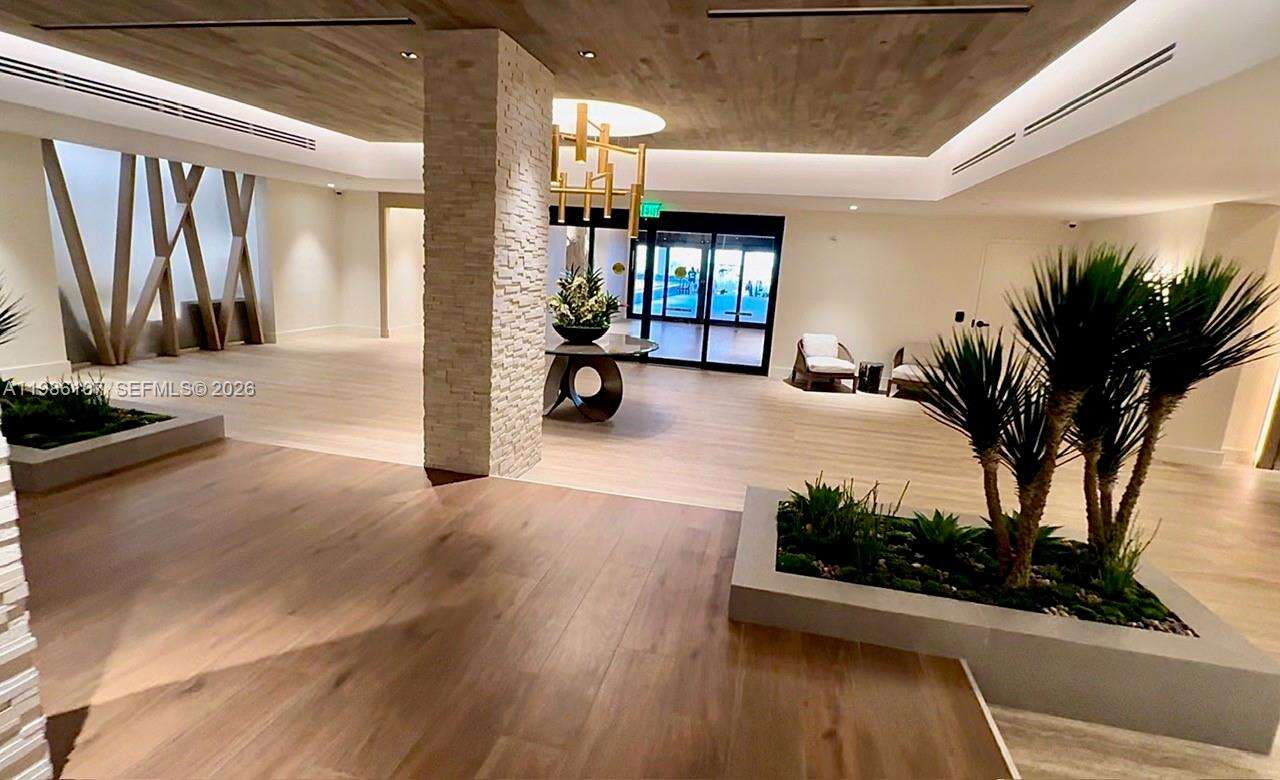 Roney Palace Unit #931 | Picture 22