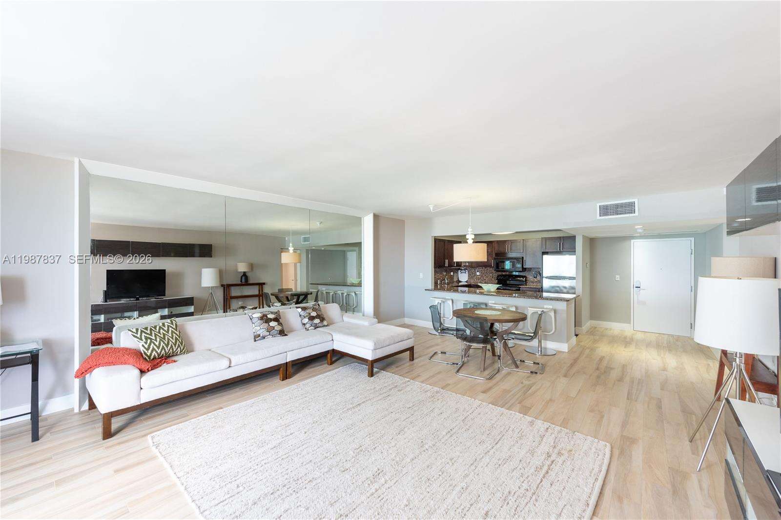 Roney Palace Unit #1009 | Picture 12