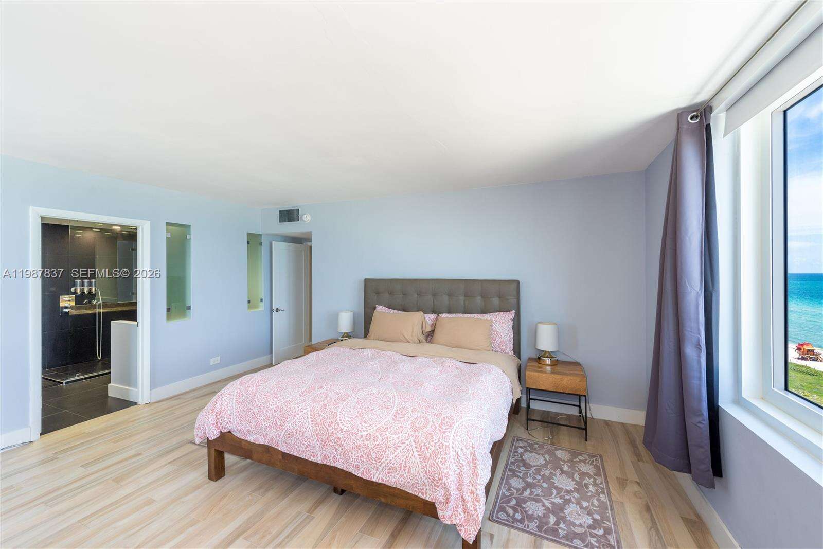 Roney Palace Unit #1009 | Picture 18