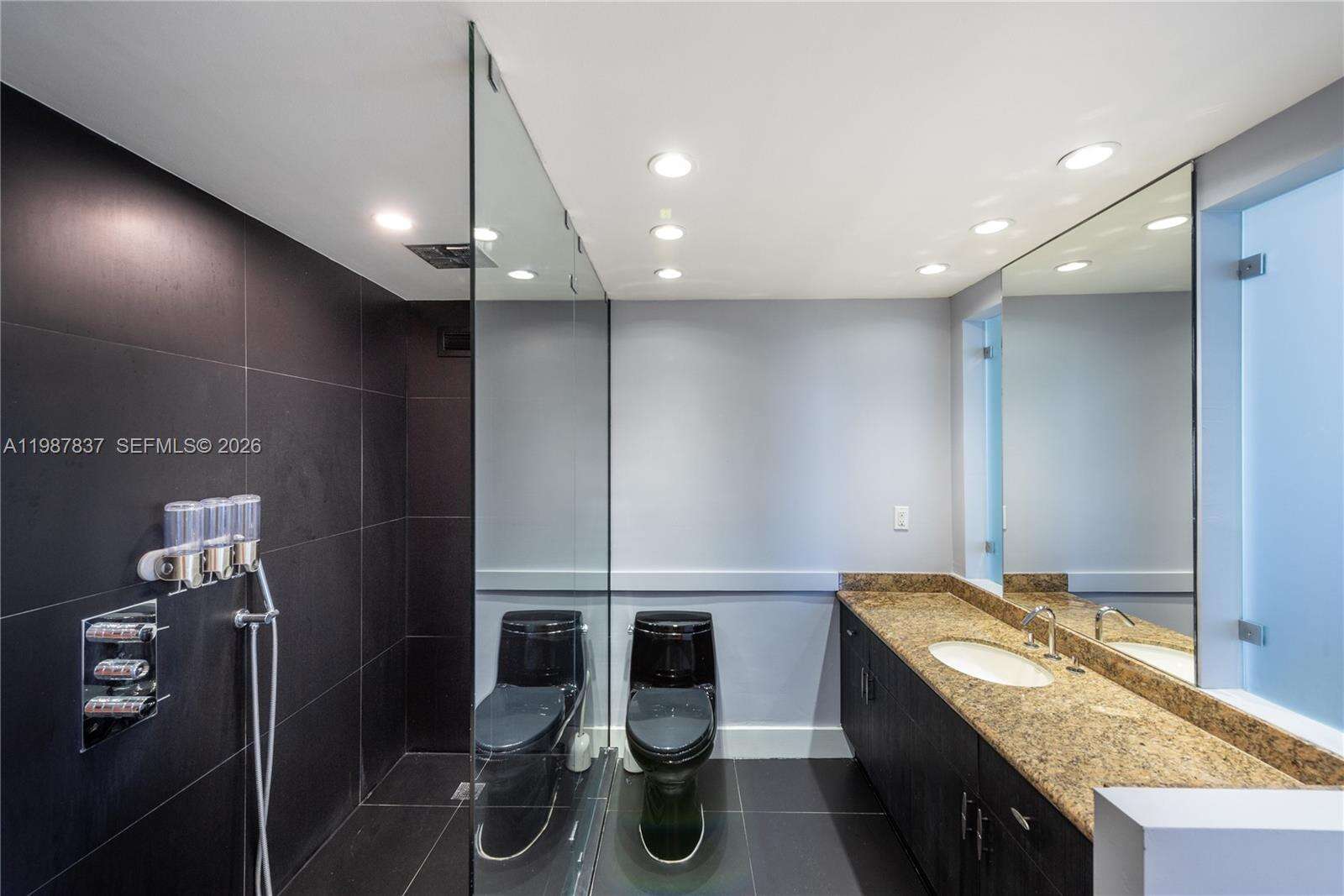 Roney Palace Unit #1009 | Picture 19