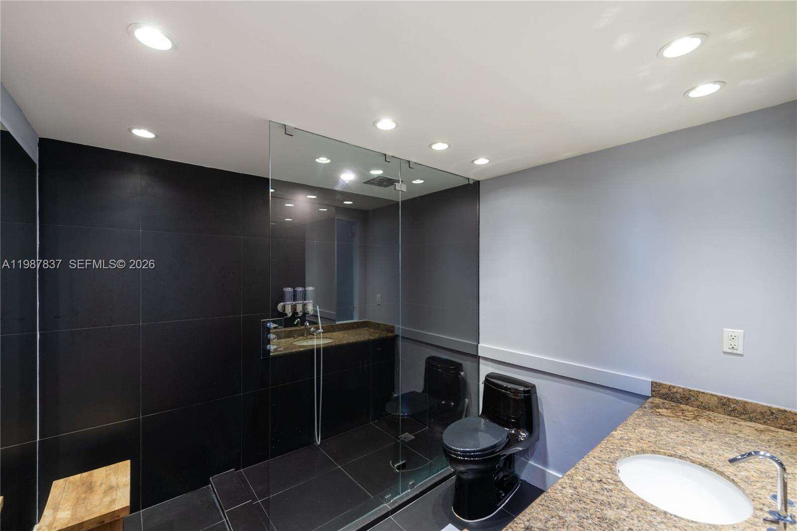 Roney Palace Unit #1009 | Picture 20