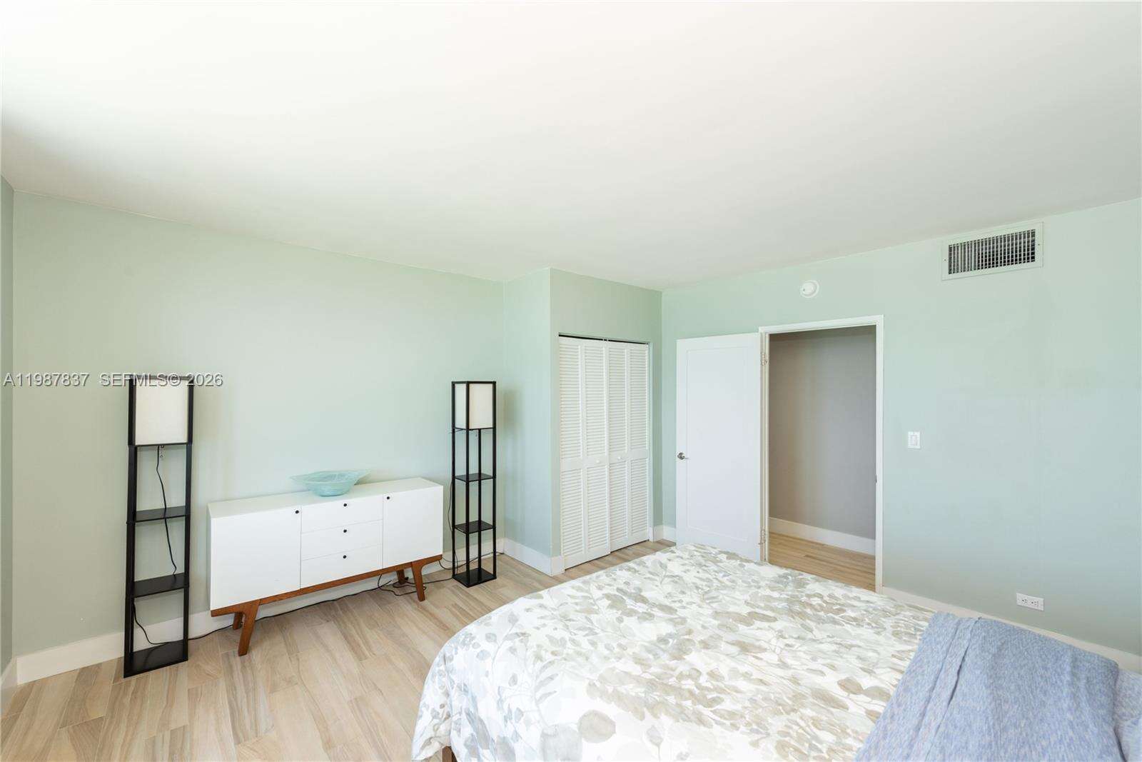 Roney Palace Unit #1009 | Picture 24