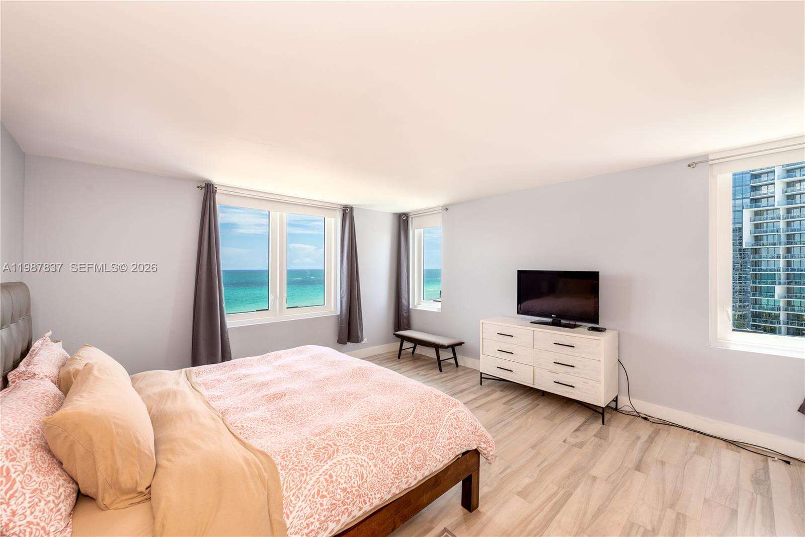 Roney Palace Unit #1009 | Picture 7