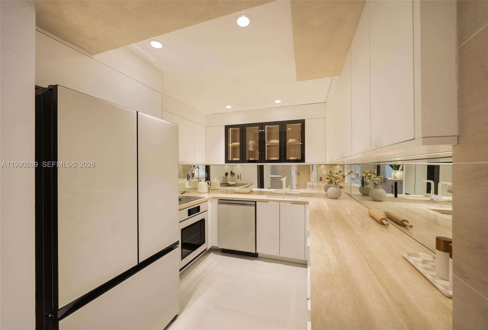 Roney Palace Unit #526 | Picture 12