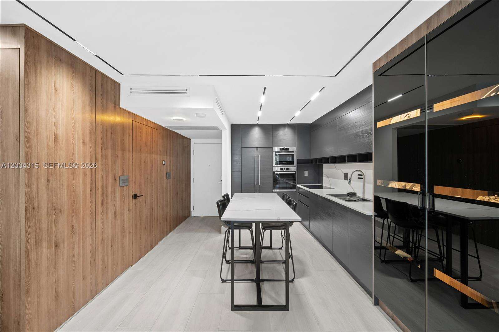 Roney Palace Unit #432 | Picture 6