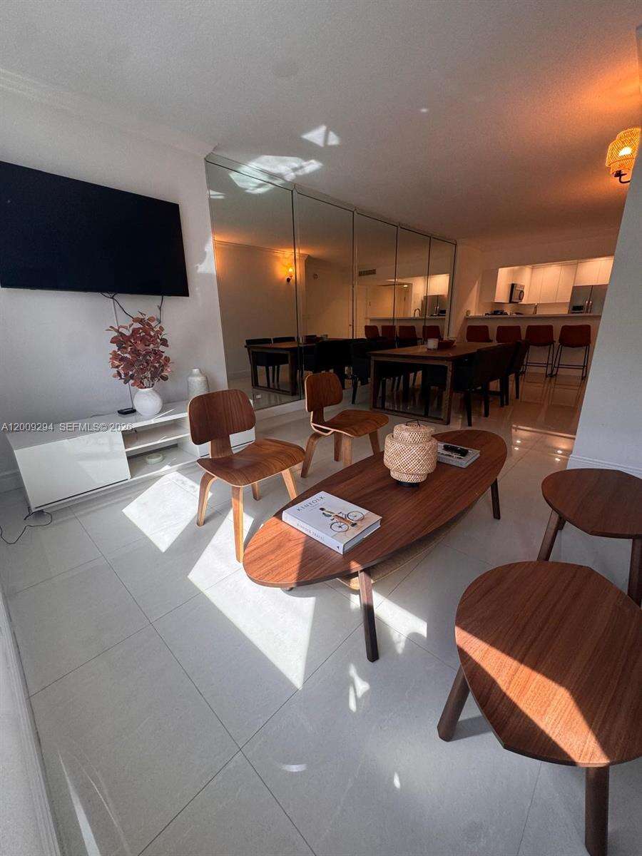 Roney Palace Unit #427 | Picture 12