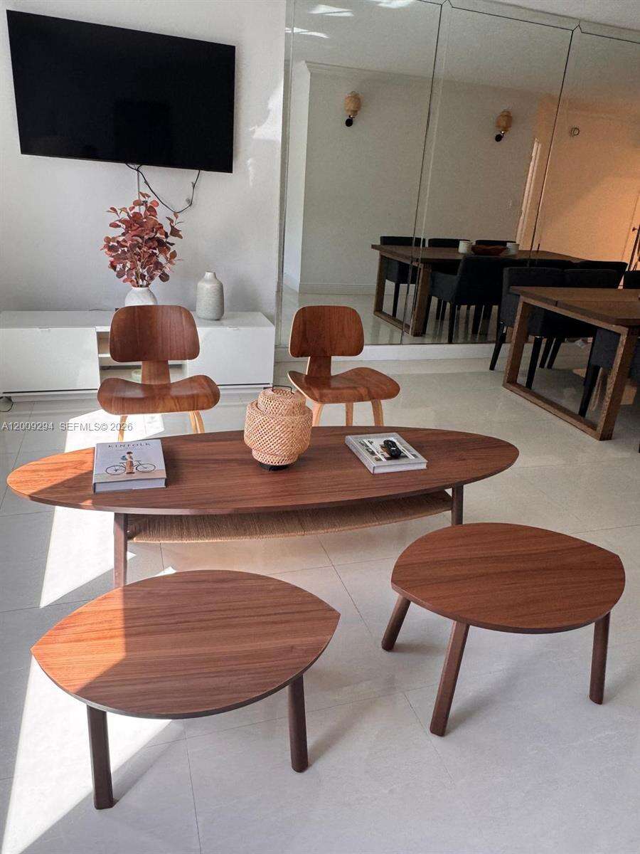 Roney Palace Unit #427 | Picture 8