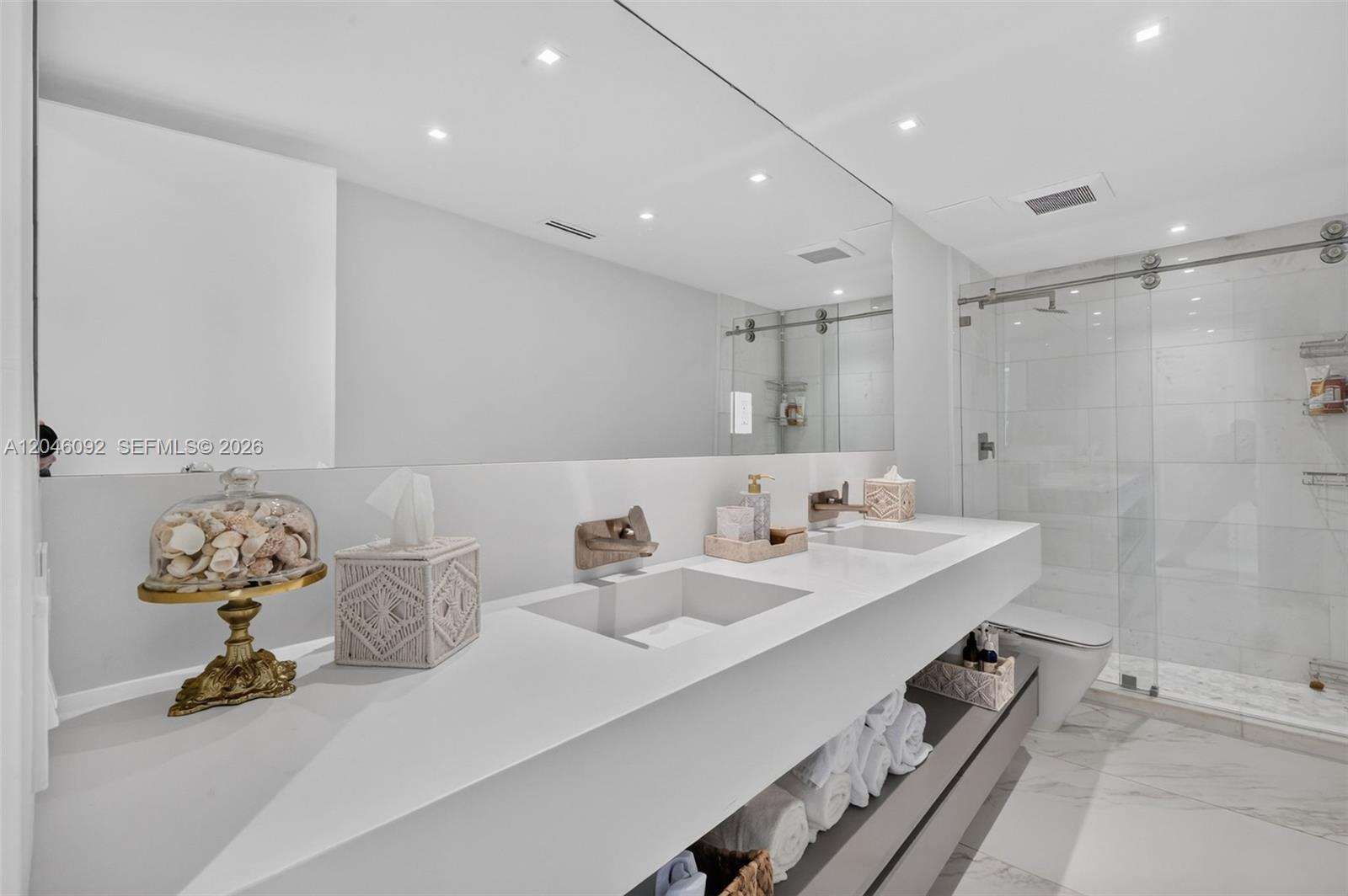 Roney Palace Unit #440-443 | Picture 14