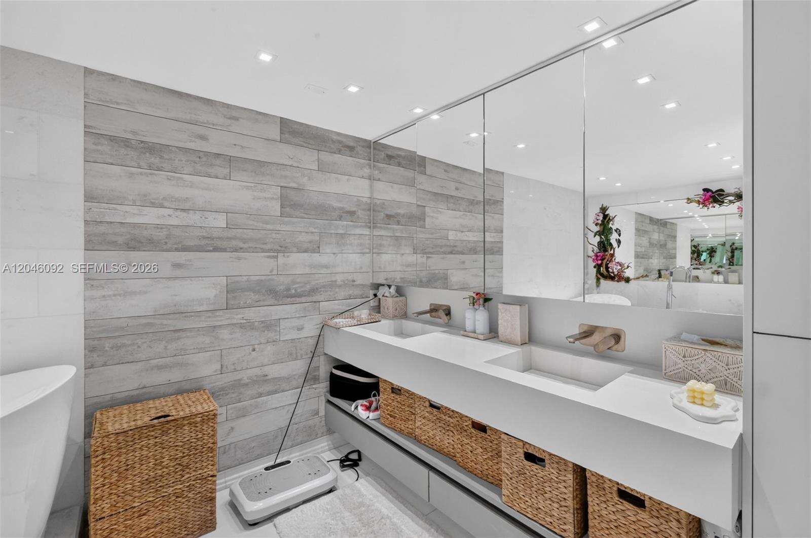 Roney Palace Unit #440-443 | Picture 16