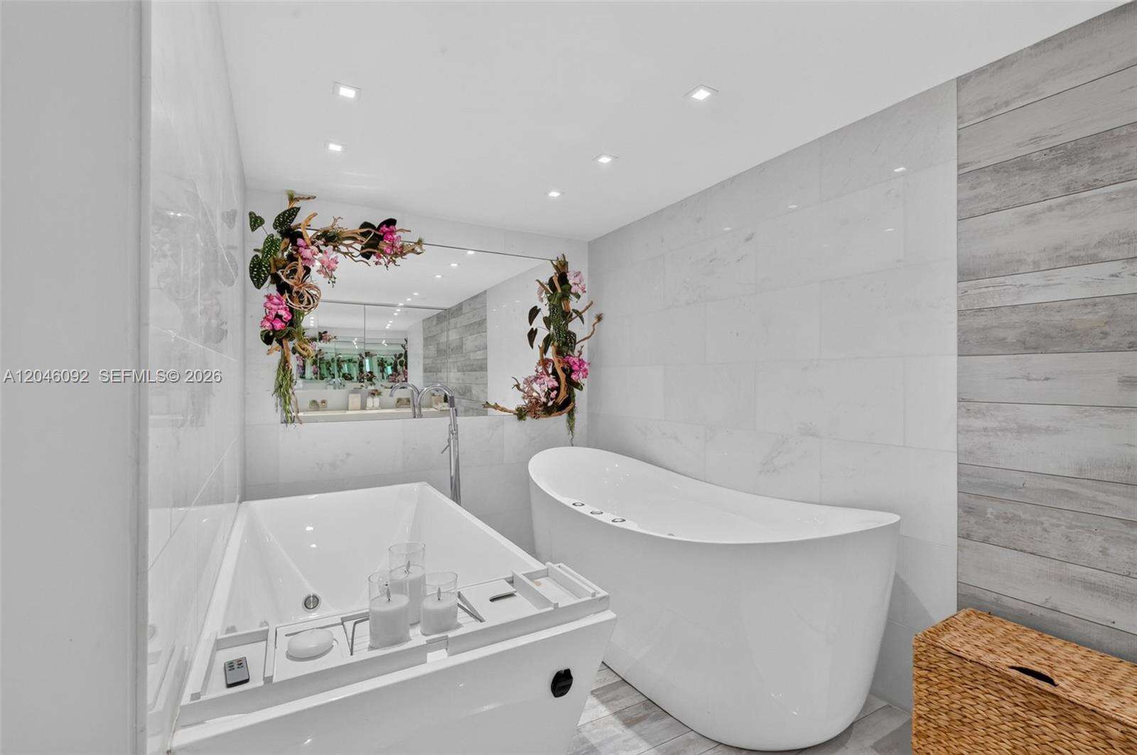 Roney Palace Unit #440-443 | Picture 17