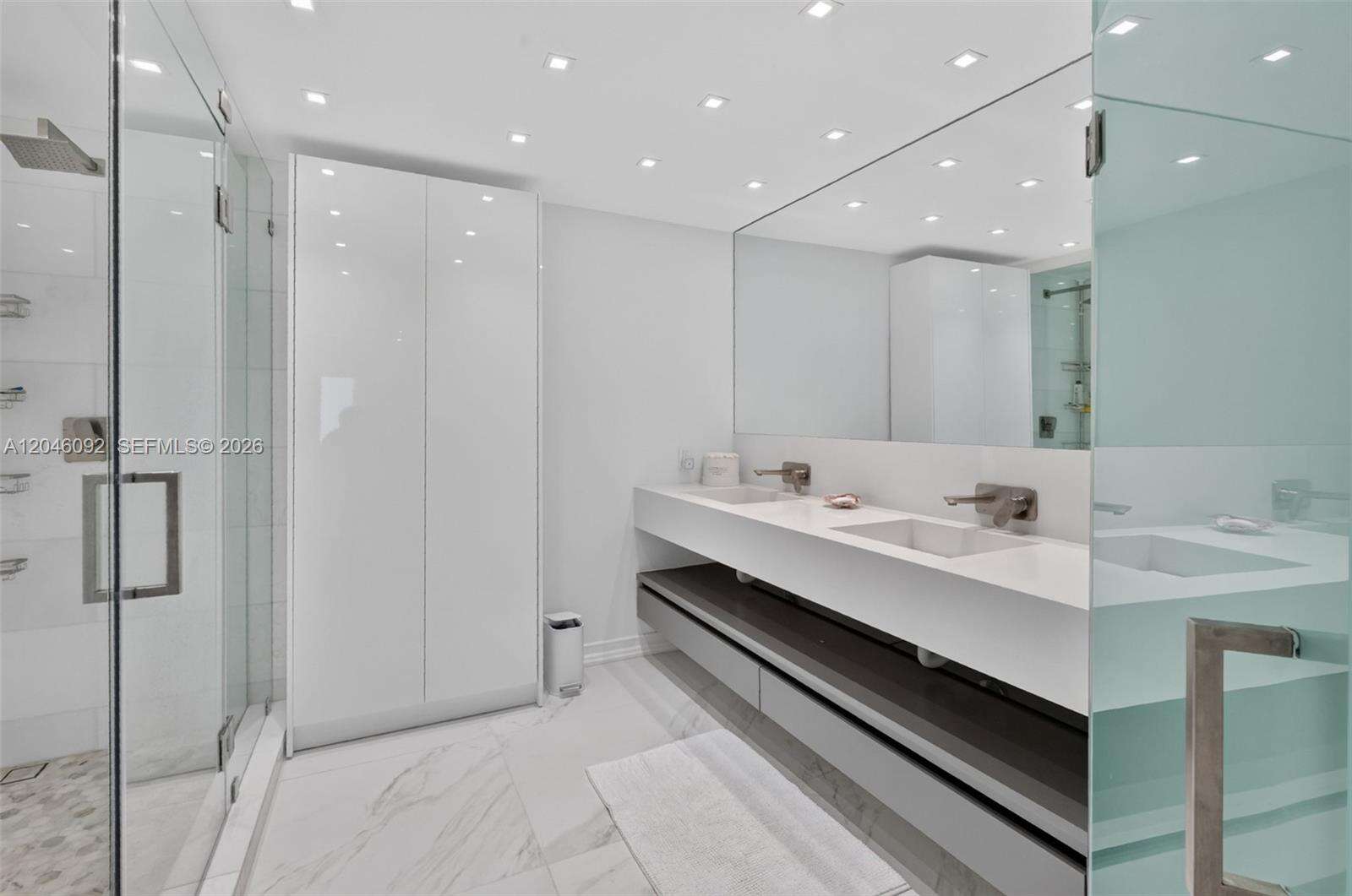 Roney Palace Unit #440-443 | Picture 18
