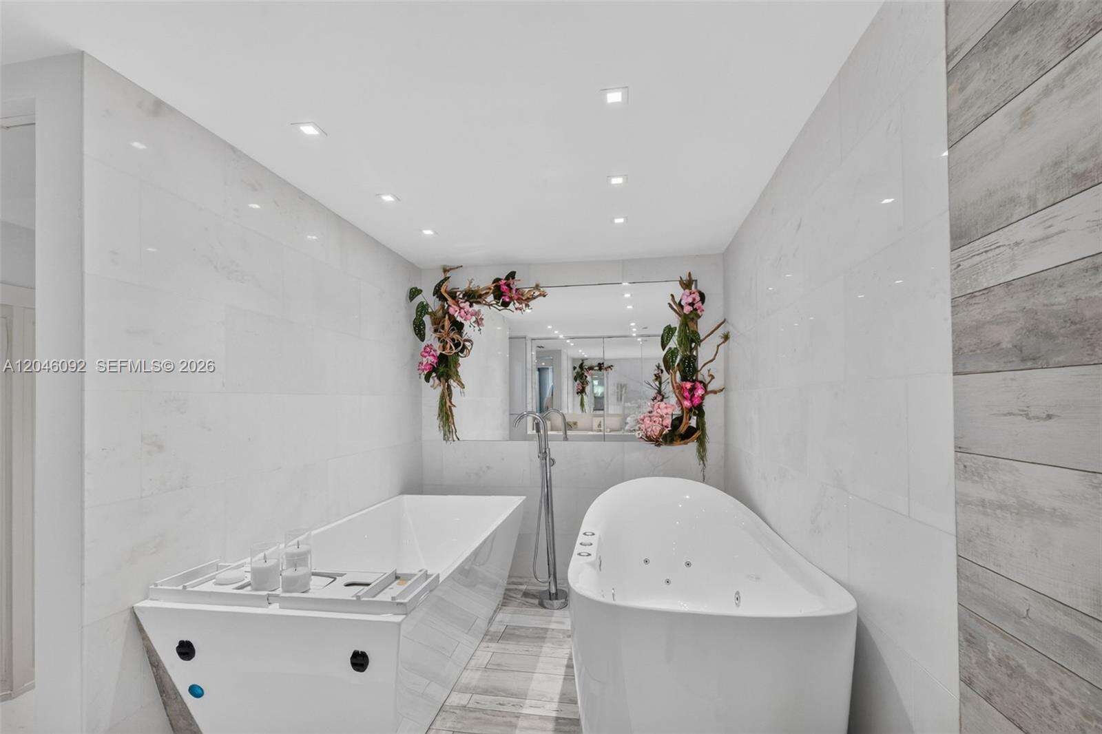 Roney Palace Unit #440-443 | Picture 19