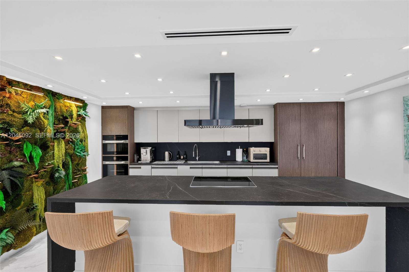 Roney Palace Unit #440-443 | Picture 3