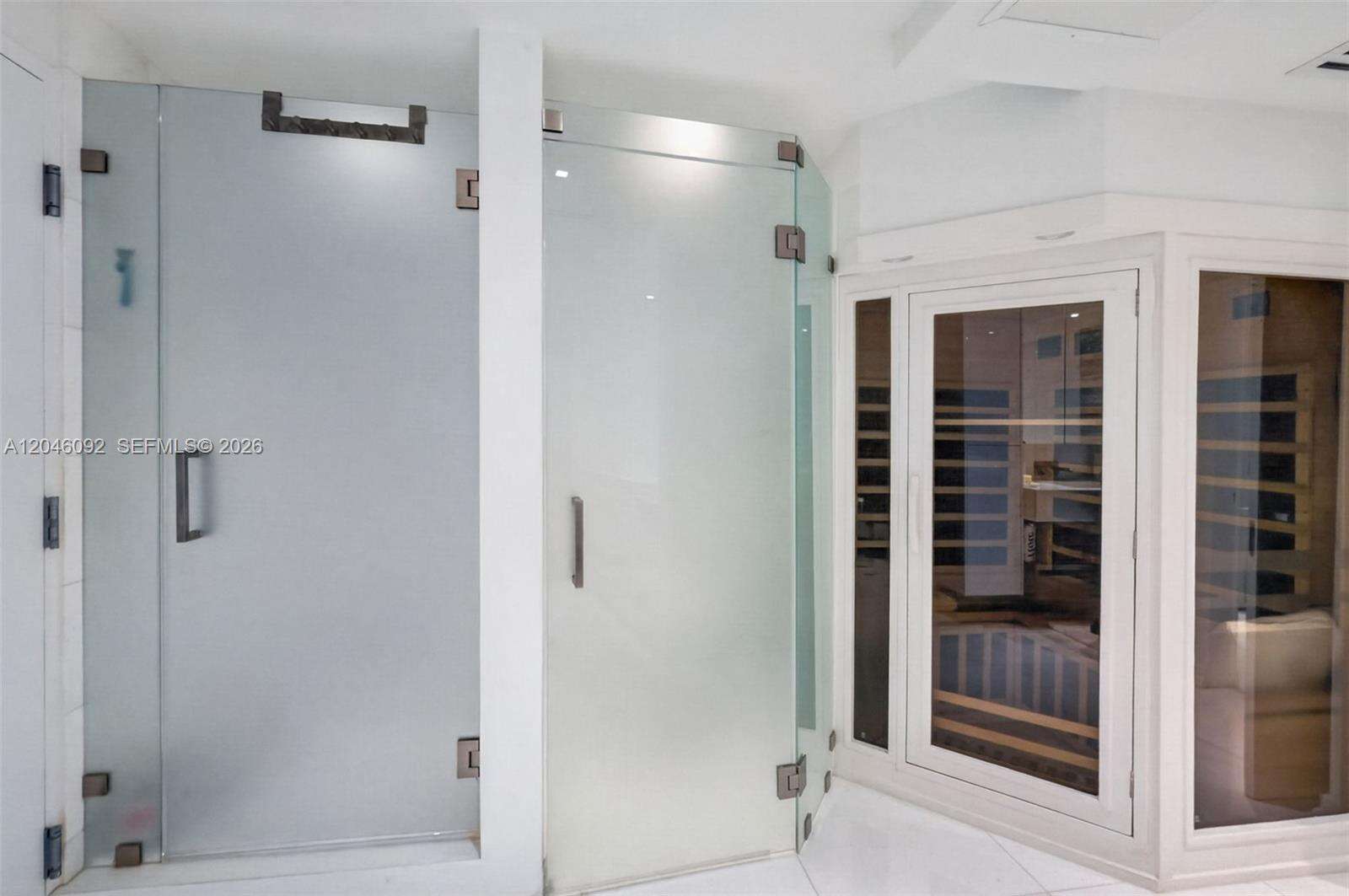 Roney Palace Unit #440-443 | Picture 27