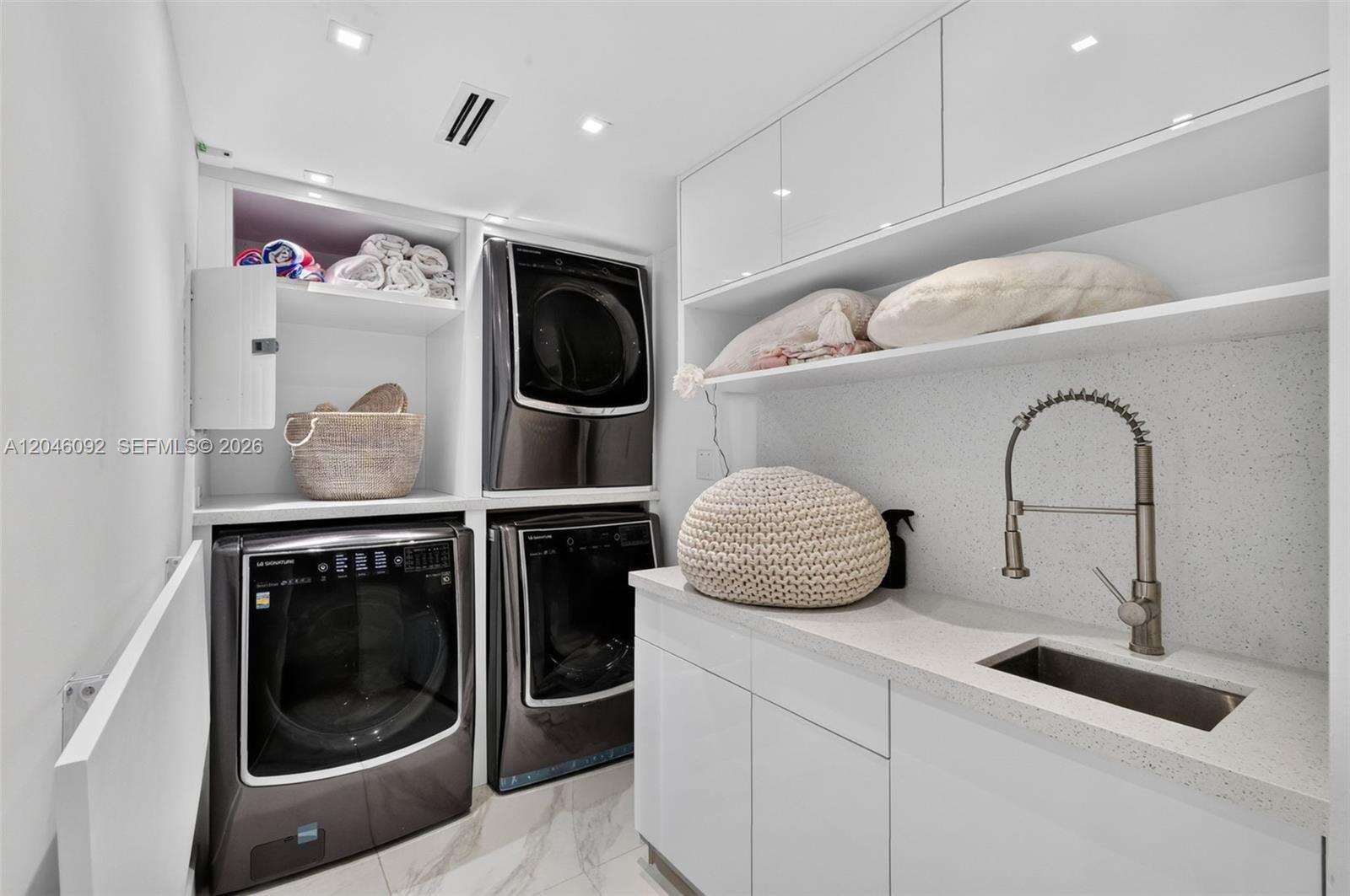 Roney Palace Unit #440-443 | Picture 37