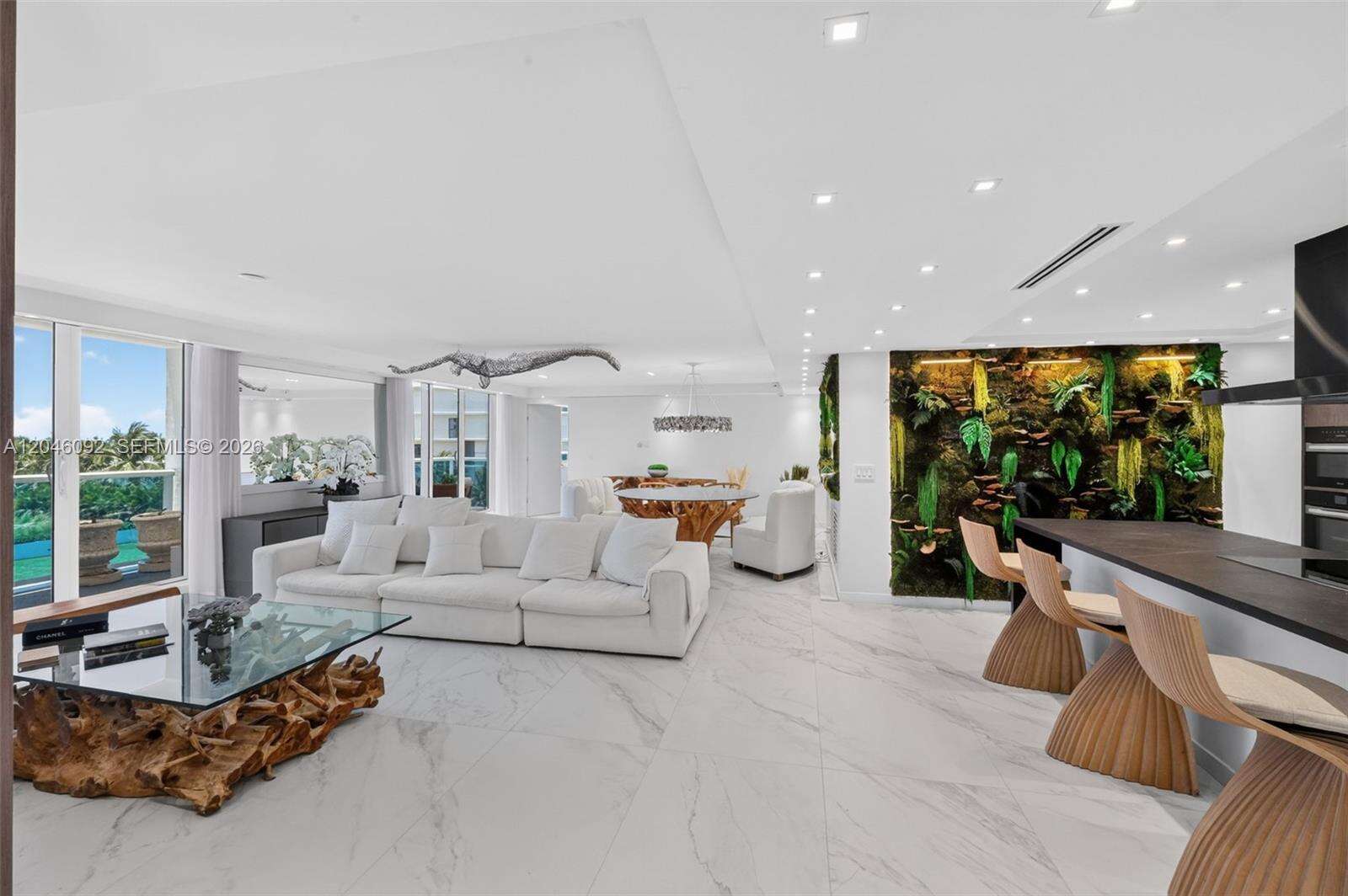 Roney Palace Unit #440-443 | Picture 7