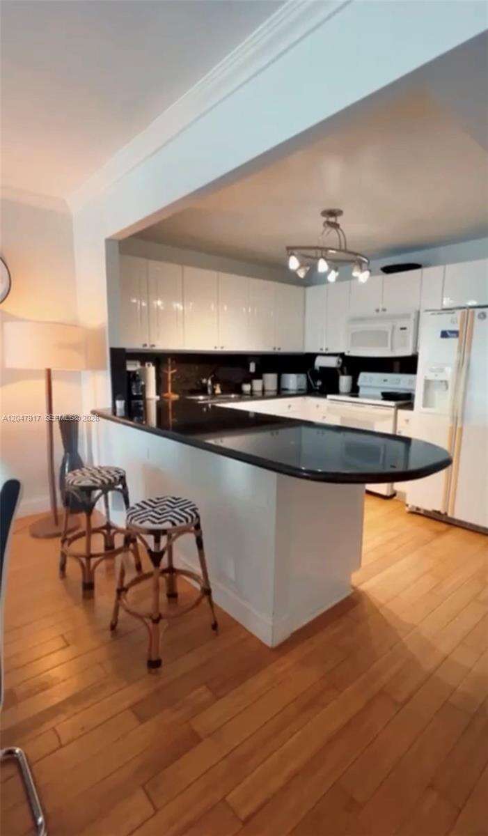Roney Palace Unit #833 | Picture 9