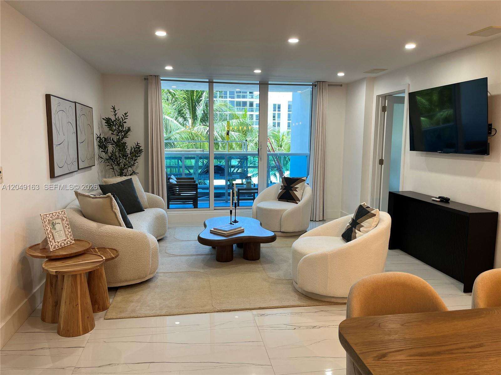 Roney Palace Unit #326 | Picture 1
