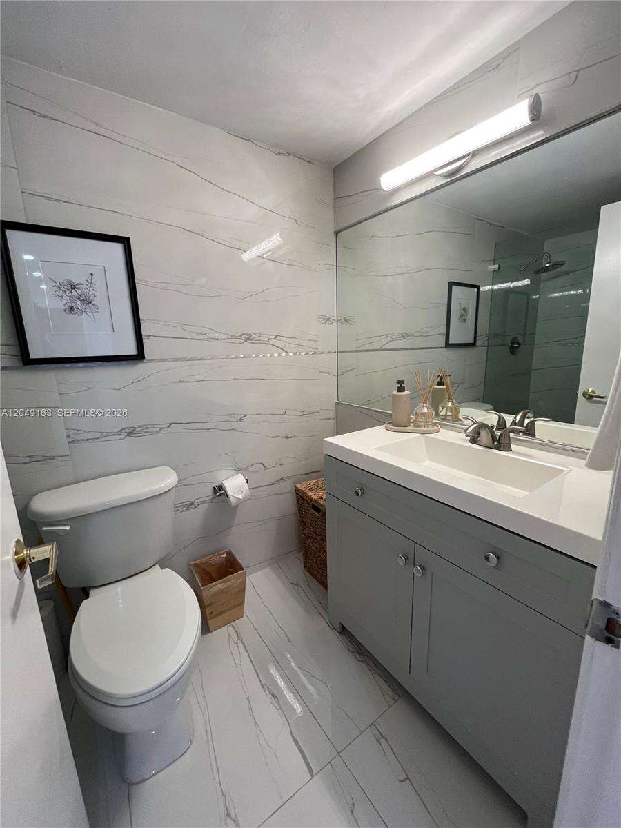 Roney Palace Unit #326 | Picture 13