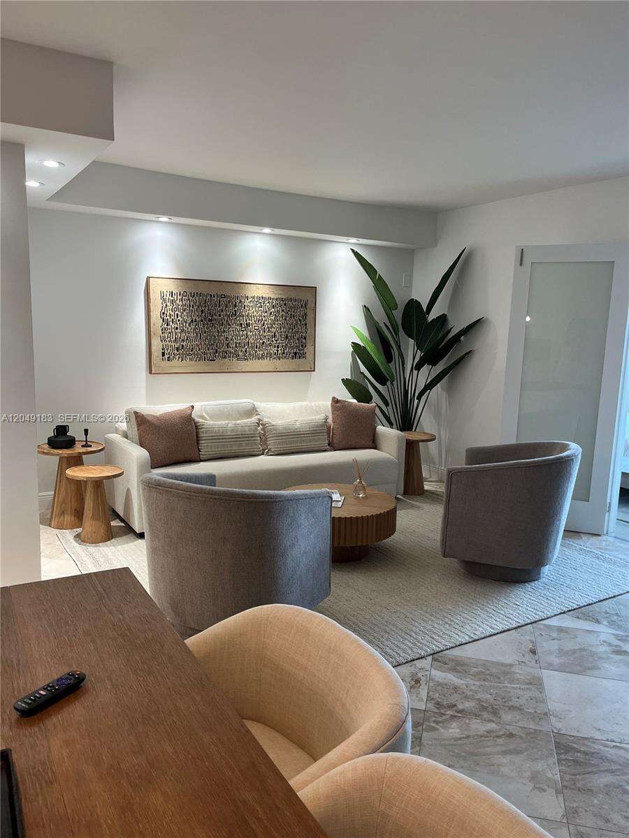 Roney Palace Unit #731 | Picture 7