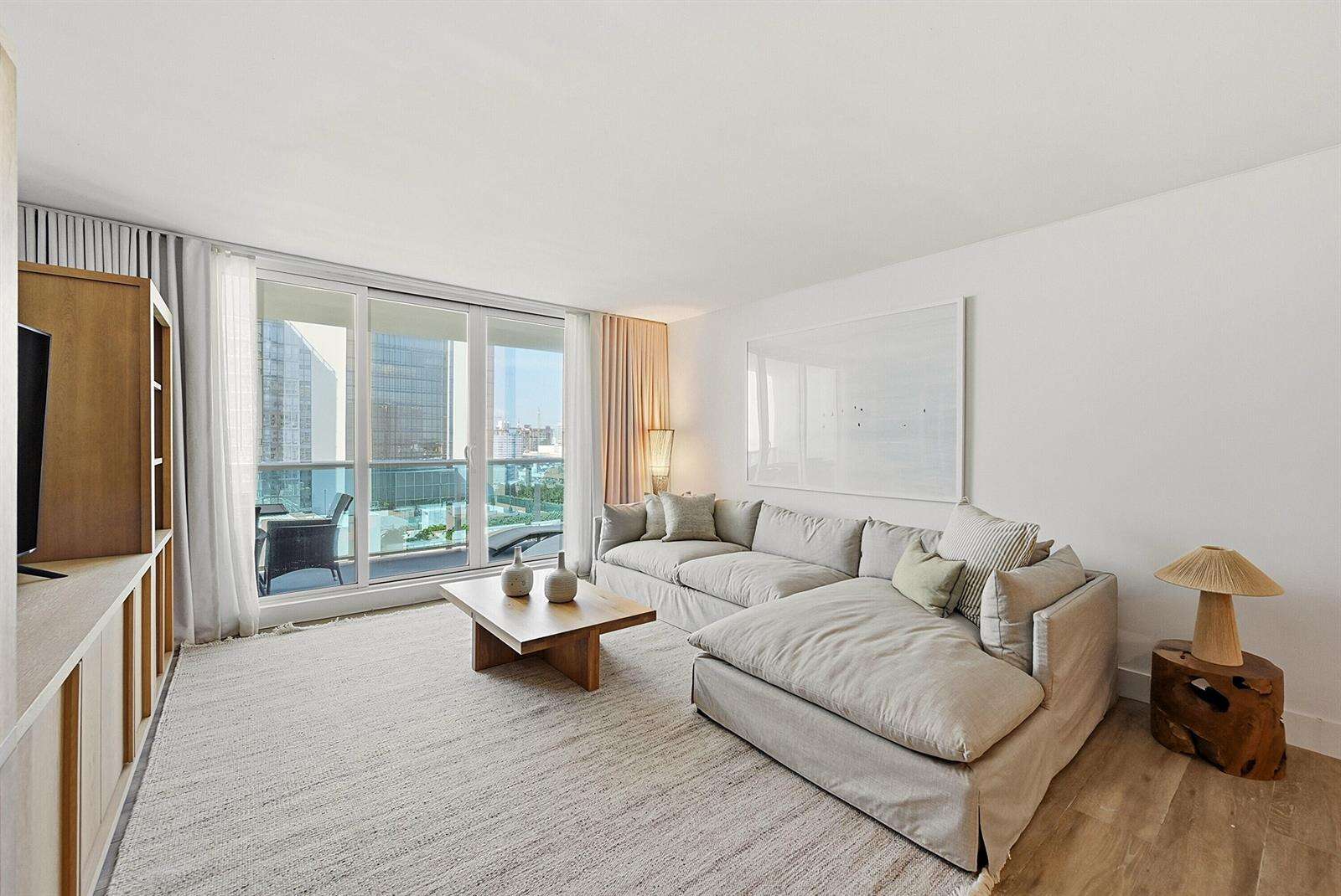 Roney Palace Unit #1205 | Picture 4