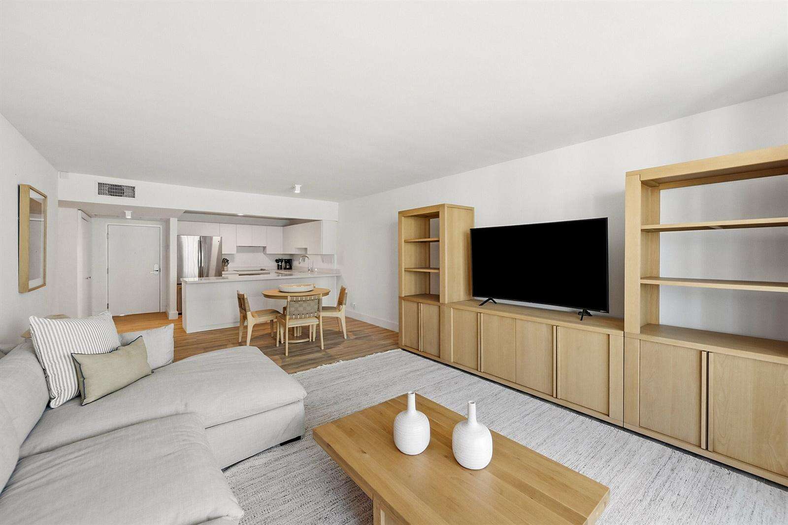 Roney Palace Unit #1205 | Picture 5