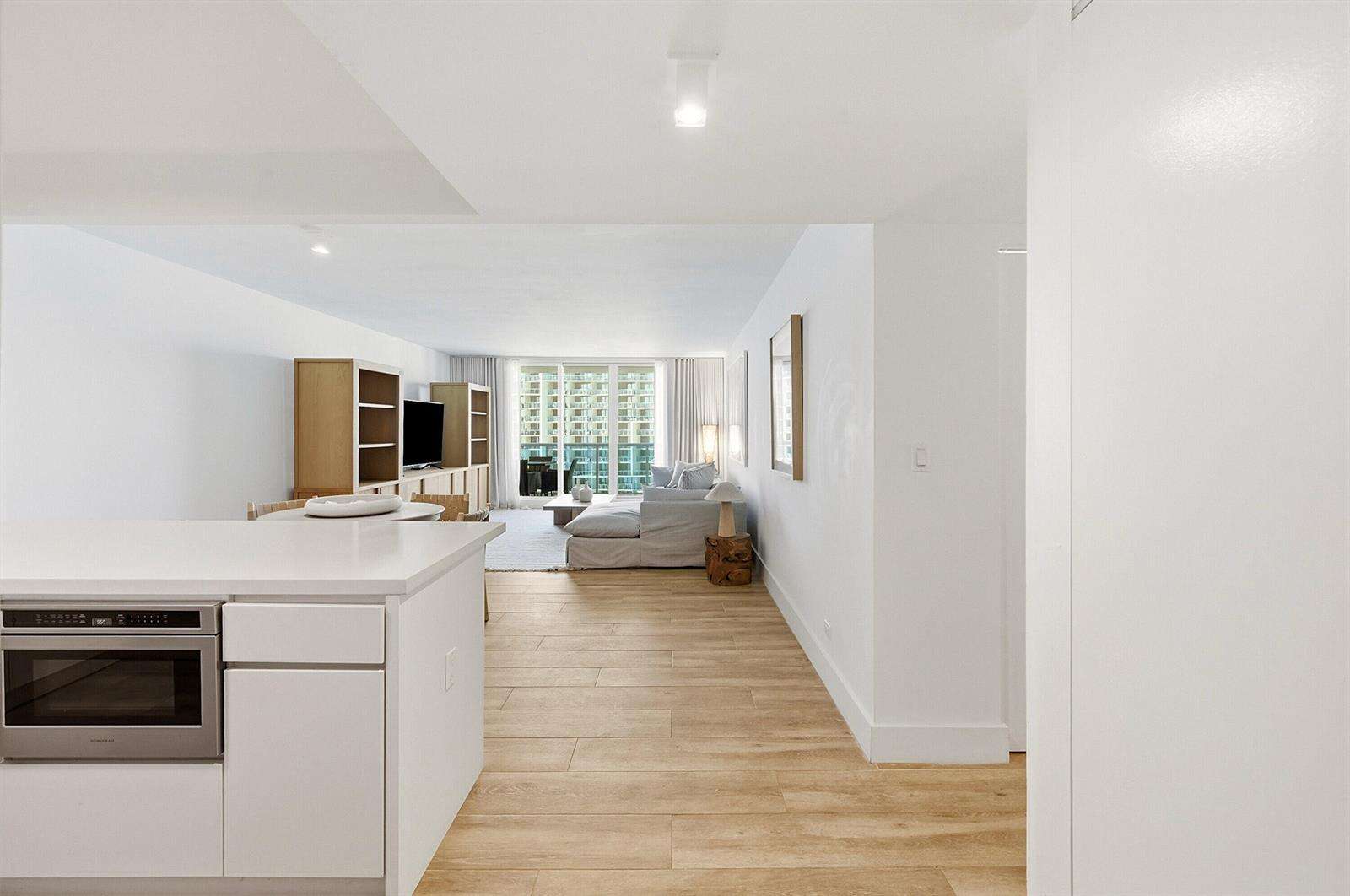 Roney Palace Unit #1205 | Picture 6