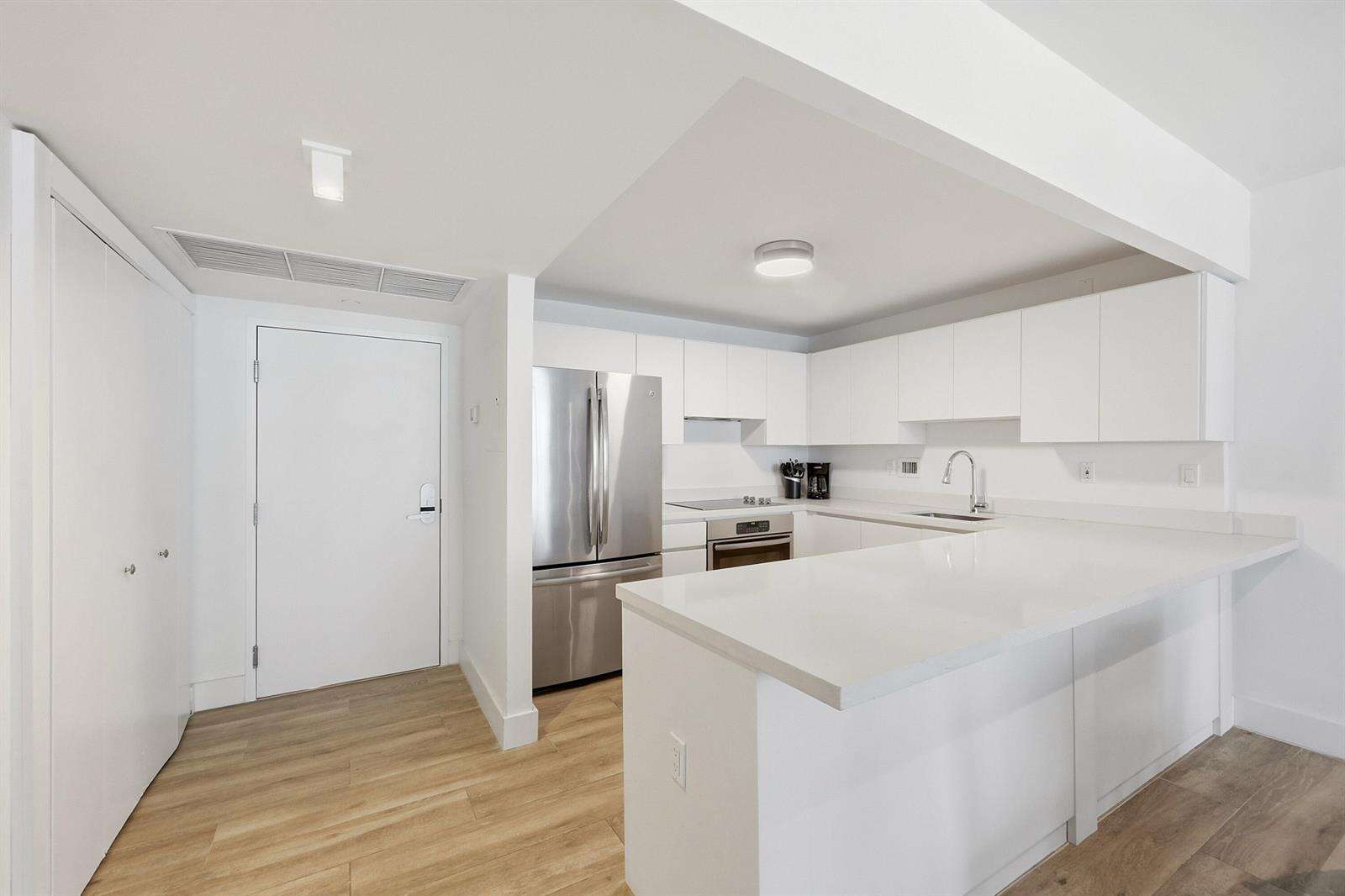 Roney Palace Unit #1205 | Picture 9