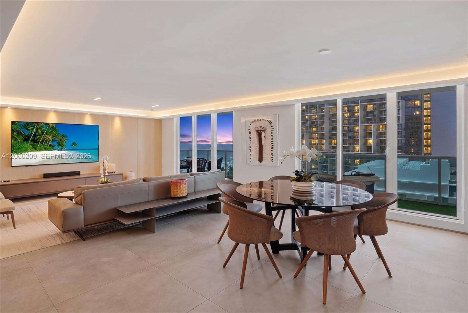 Roney Palace Unit #1004 | Picture 4