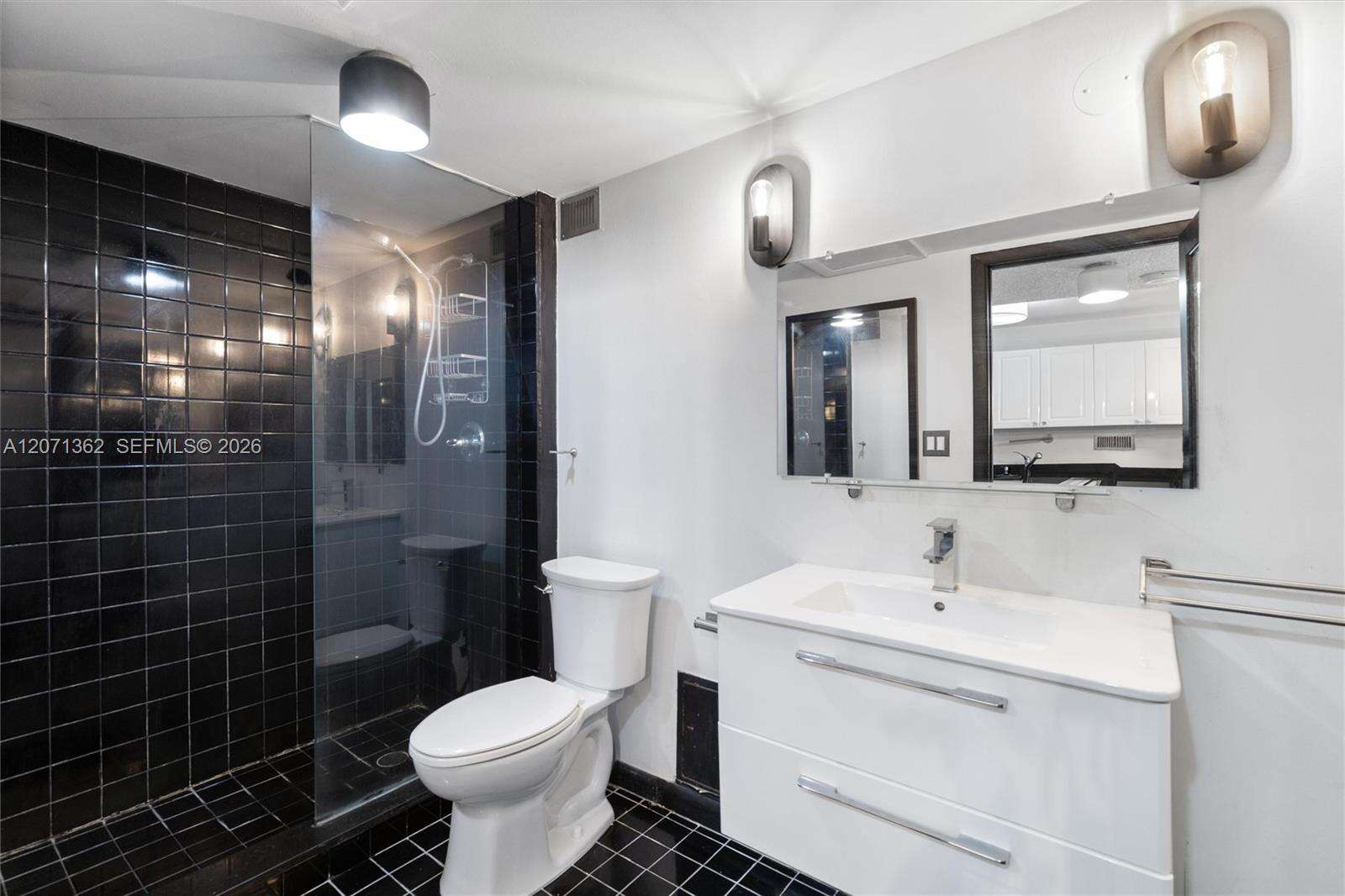 Roney Palace Unit #931 | Picture 15