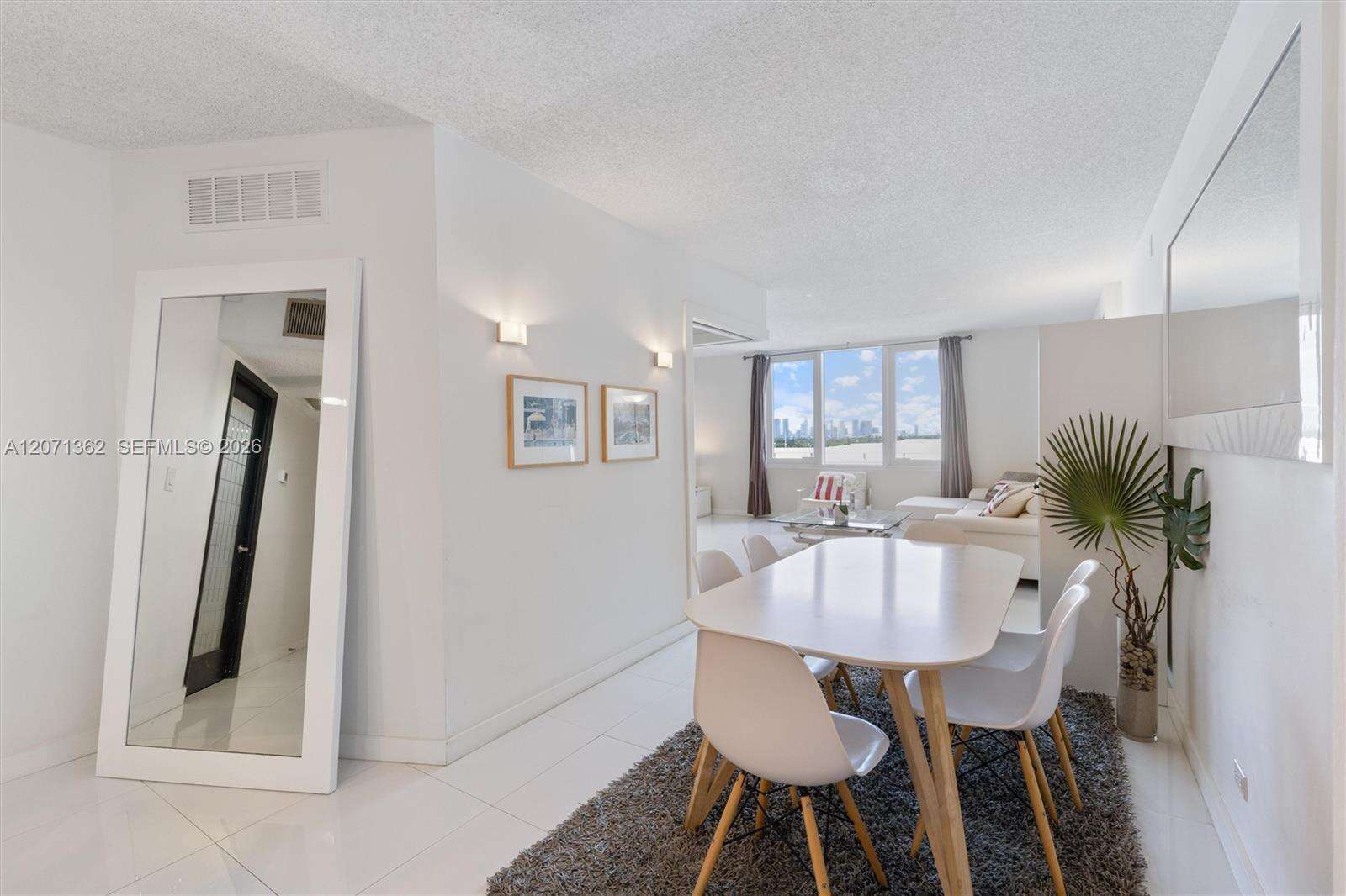 Roney Palace Unit #931 | Picture 9